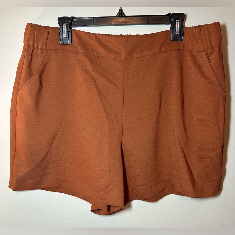 Nine West short